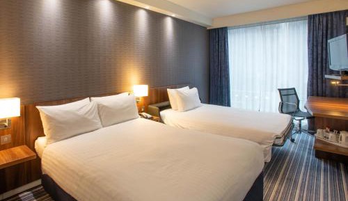 Standard Double Room with Sofa Bed - Free Hot Breakfast