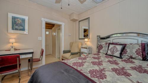 Apartment with Shower