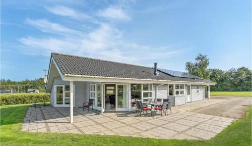 Three-Bedroom Holiday Home 