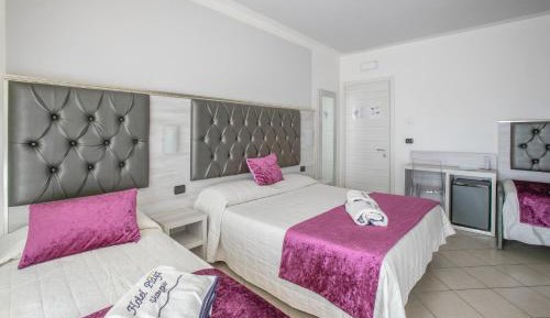 Quadruple Room with Balcony and Sea View