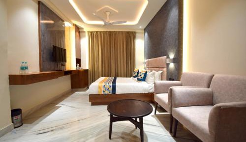 Deluxe Queen Room