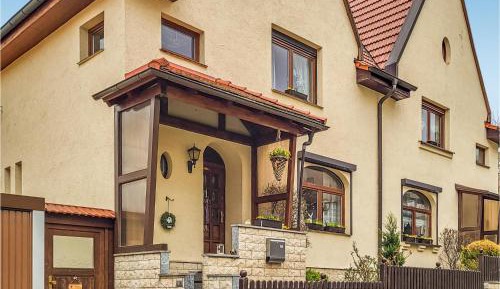 Three-Bedroom Holiday Home 