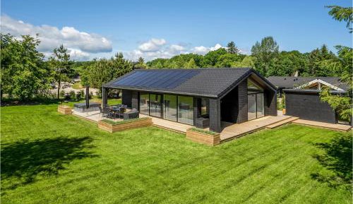 Four-Bedroom Holiday Home