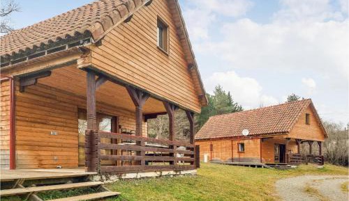Three-Bedroom Holiday Home 