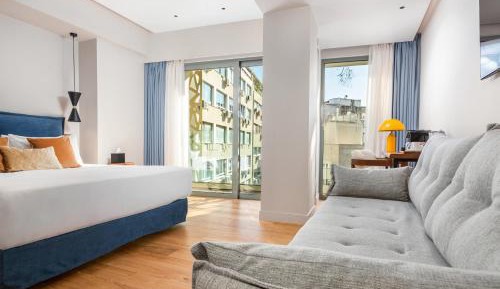 Premium Room with Balcony (Hotel)