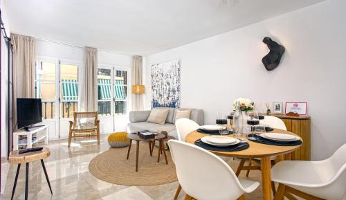 Apartment with Balcony