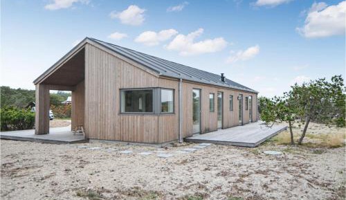Three-Bedroom Holiday Home 
