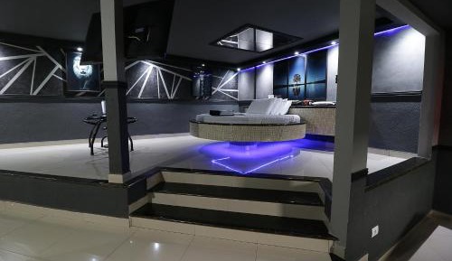 Suite with Hot Tub