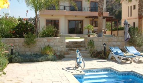 Villa with Garden View