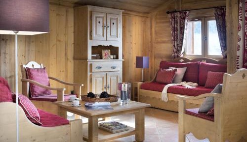 Two-Bedroom Apartment (6 Adults) with Spa Access