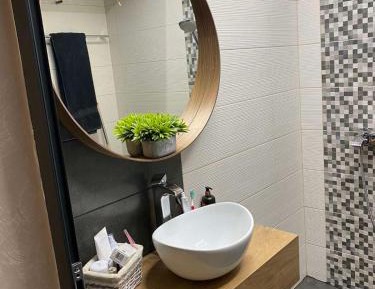 One-Bedroom Deluxe Apartment