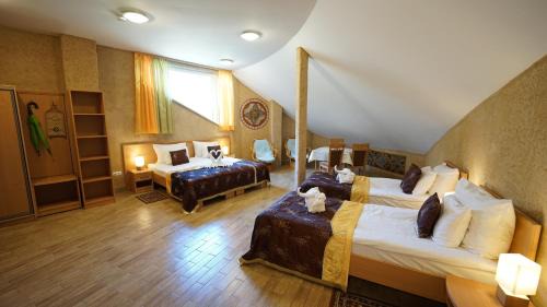 Family Room (4 Adults)