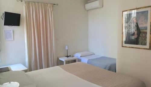 Triple Room with Private External Bathroom