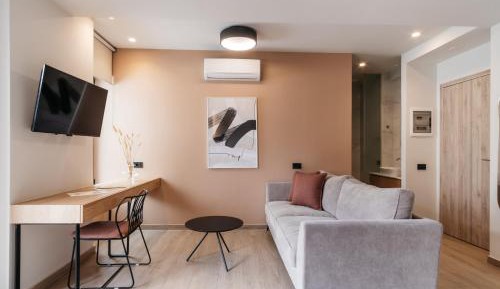 Executive Suite with Balcony and City View