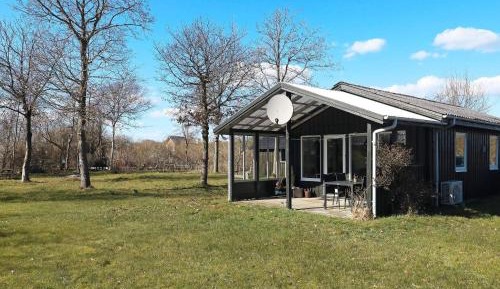 One-Bedroom Holiday Home