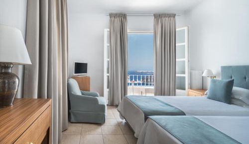 Superior Twin with Balcony, Caldera & Volcano View