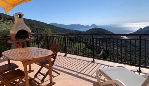 One-Bedroom Apartment with Sea View