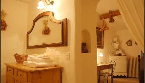 Double or Twin Room with Mountain View