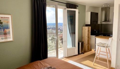 Apartment with Garden View