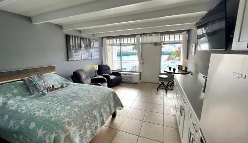 Studio with Balcony