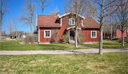 Three-Bedroom Holiday Home 