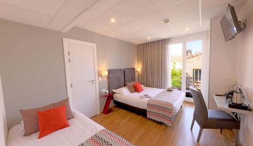 Economy Triple Room with Balcony