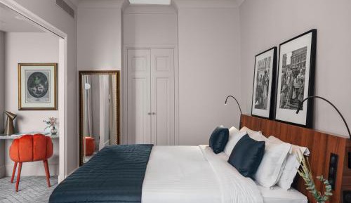 Grande Signature Room with One King Bed