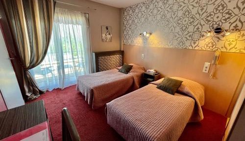 Standard Twin Room