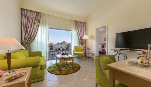 Family Room with Sea View