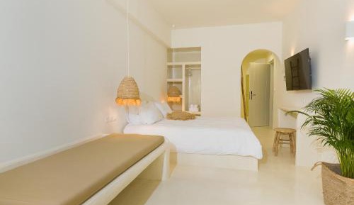 The Triple Room Garden Level