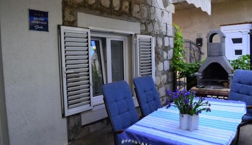 Studio Apartment with Sea View