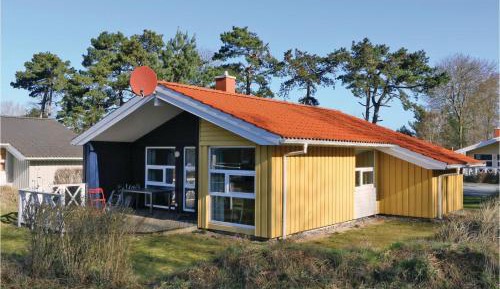 Three-Bedroom Holiday Home 