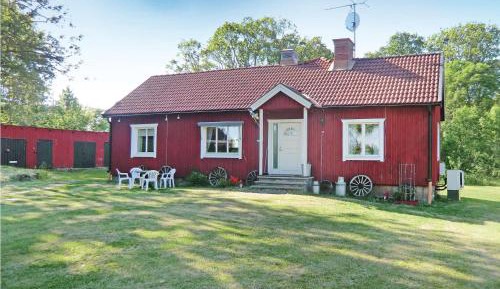 Three-Bedroom Holiday Home 