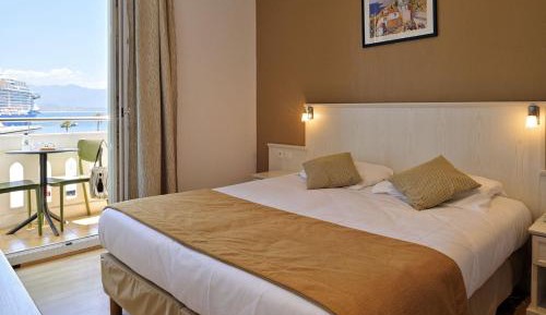 Double Room with Balcony and Sea View