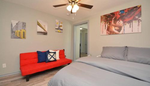 One-Bedroom Apartment