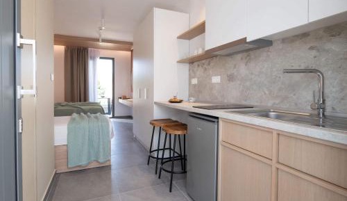 Studio (2 Adults)