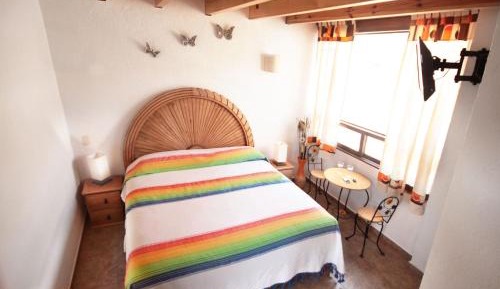 Deluxe Room (2 Adults + 1 Child)