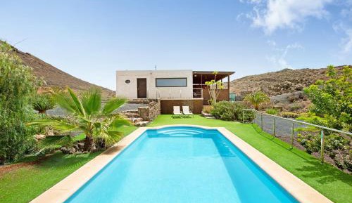 Villa with Garden View