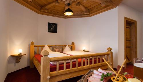 Quadruple Room with Private Bathroom