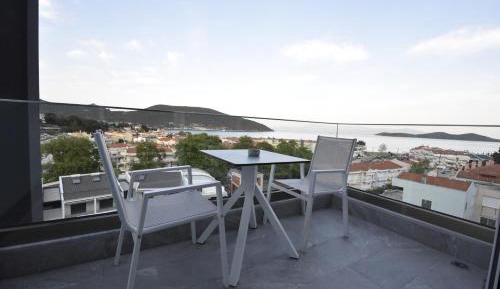 Deluxe Double Room with Balcony and Sea View