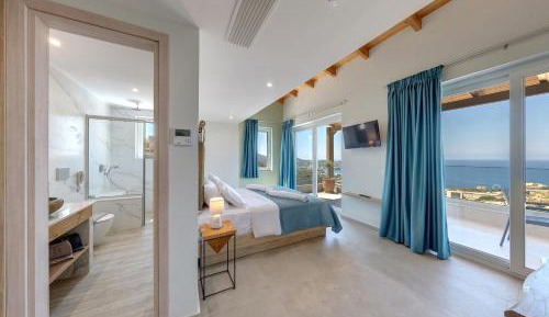 Deluxe Suite with Sea View