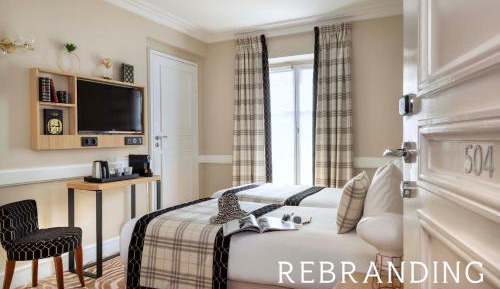 Superior Double Room with Queen Bed