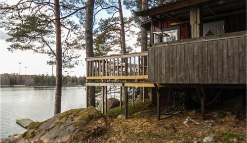One-Bedroom Holiday Home