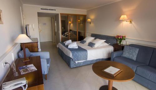 Family Junior Suite (2 Adults + 2 Children)