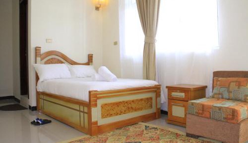 Standard Queen Room