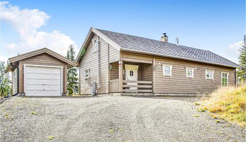 Three-Bedroom Holiday Home 