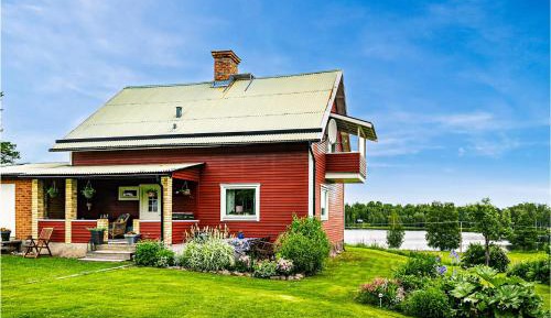 Three-Bedroom Holiday Home 