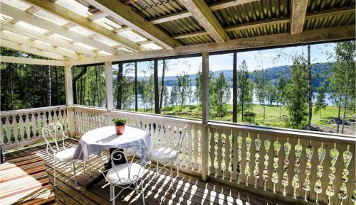 One-Bedroom Holiday Home