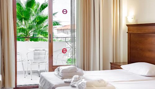 Twin Room with Pool View