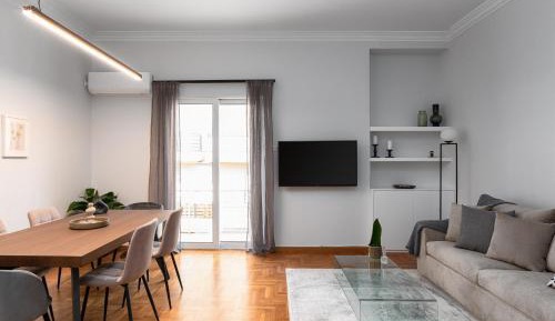 Three-Bedroom Apartment with Balcony